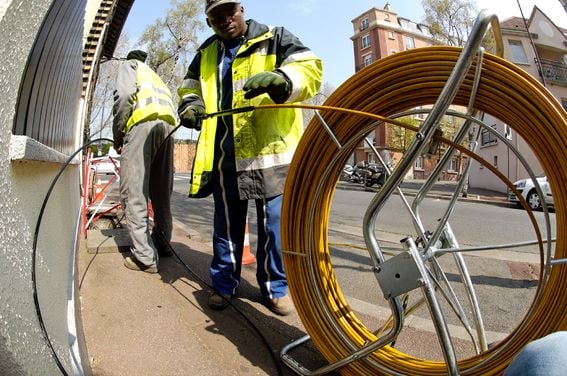 «-on-est-au-bord-du-gouffre-»-:-les-reseaux-de-fibre-optique-en-danger