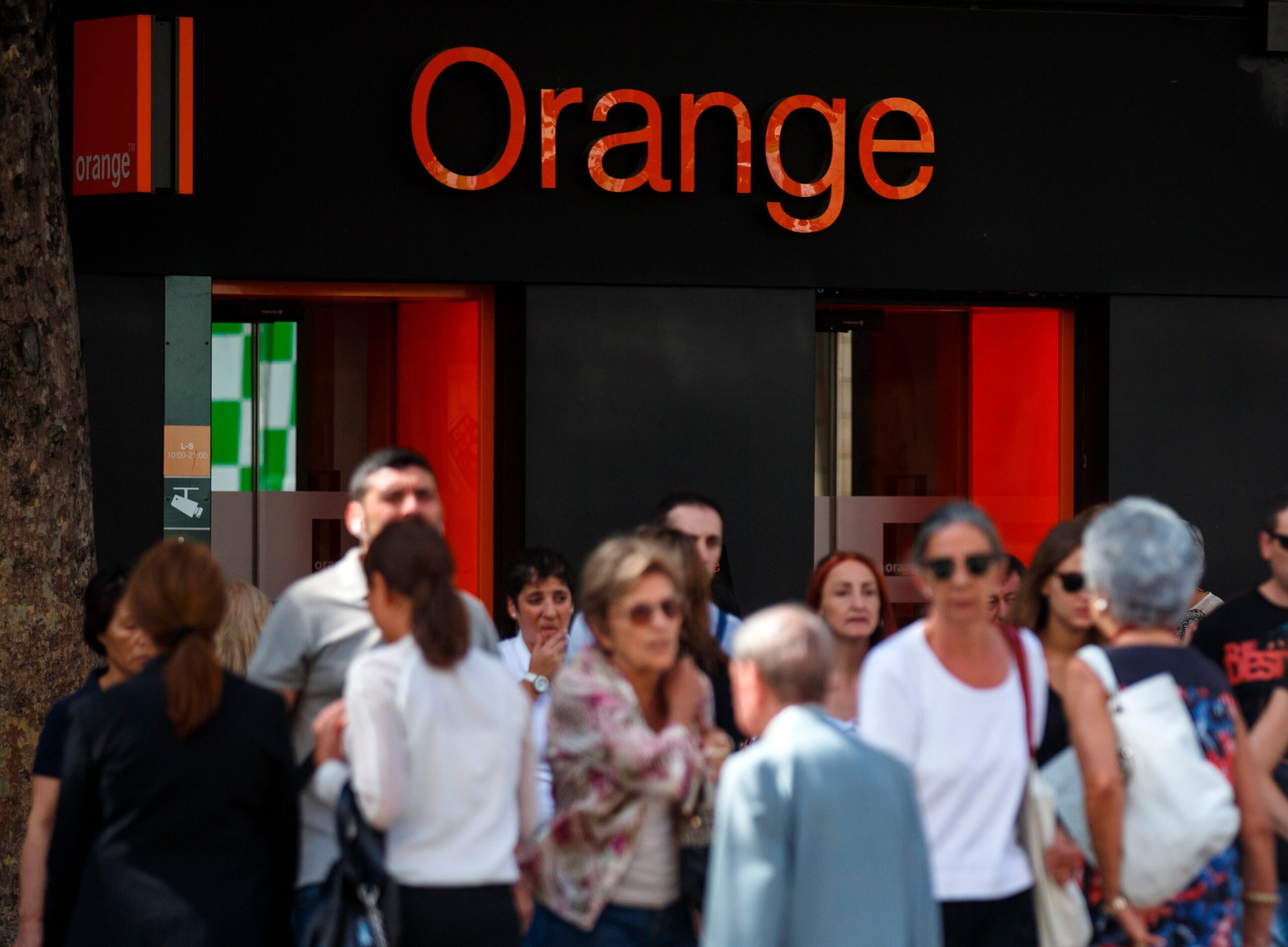 orange,-free,-bouygues,-sfr-:-le-grand-malaise-social-des-telecoms